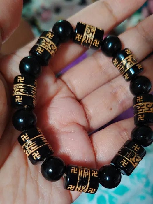 Customer photo review of FuAttract Protection Luck & Prosperity Colorful Om Mani Mantra Fortune Money Bracelet