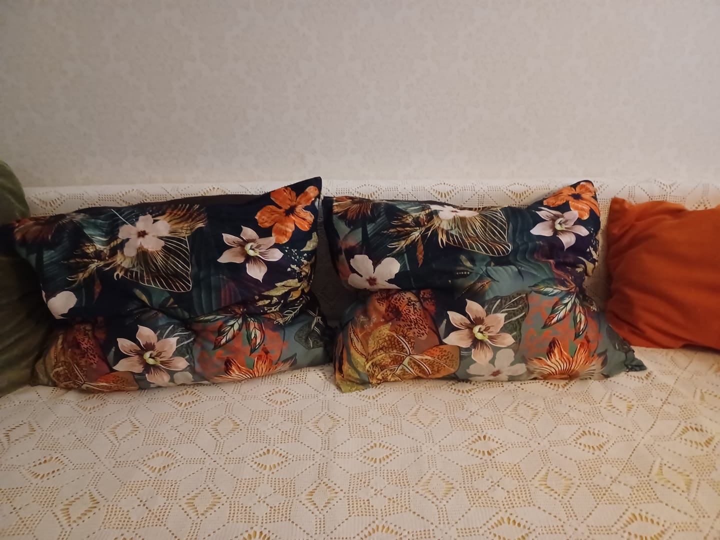 Customer photo review of Wild Rose 2 - Monivärinen puuvillasatiini pussilakanasetti