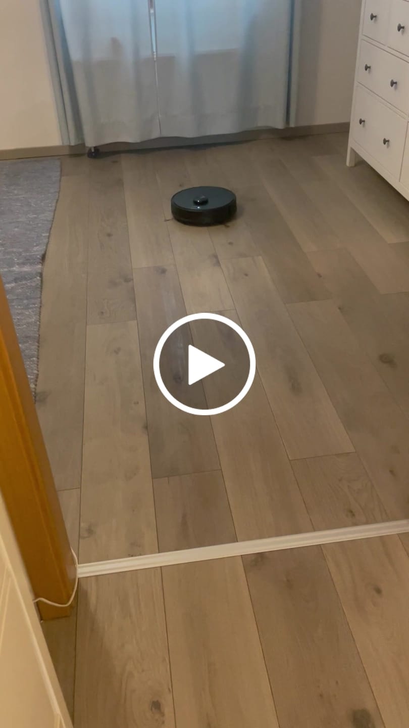 Customer video review of Saugroboter V8 Pro – Vollautomatische Reinigung mit Wischfunktion, LiDAR-Navigation und App-Steuerung für mühelose Sauberkeit