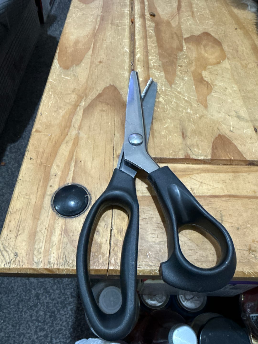 Customer photo review of TYIIPLUS™ Stainless Steel Pinking Shears – 9.1" Zig Zag Fabric Scissors for Sewing, Quilting, Dressmaking & DIY Crafts