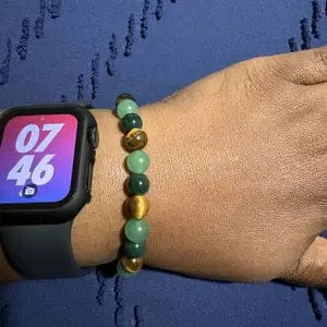 Customer photo review of FREE Today: Growth Balance Luck Positive Energy Tiger's Eye Green Aventurine Agate Bracelet