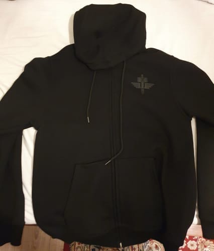 Customer photo review of Manowar Zip Hoodie Men’s 3D outline Logo Horizontal