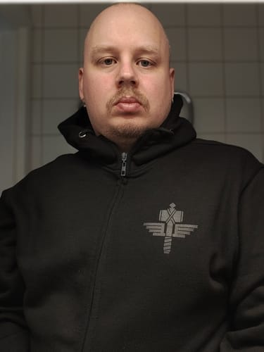 Customer photo review of Manowar Zip Hoodie Men’s 3D outline Logo Horizontal
