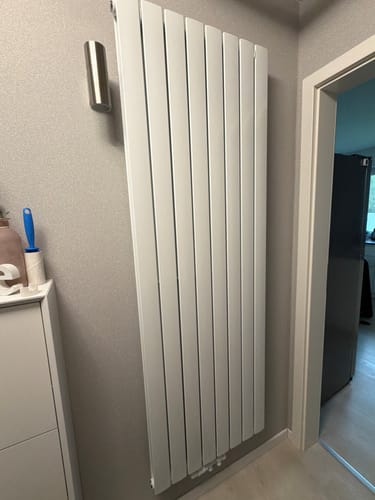 Customer photo review of SONNI Flach Heizkörper Paneelheizkörper Wandheizung Mittelanschluss 1800*616mm ohne/mit Mutiblock