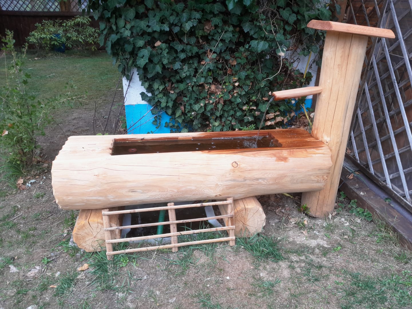 Customer photo review of Holzbrunnen ,,Watzmann" Lärchenbrunnen Säule stirnseitig