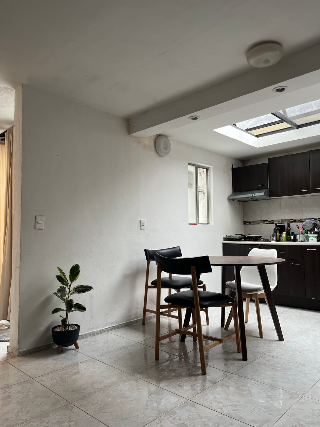 Customer photo review of Mesa de Comedor Contempo Circular 1m