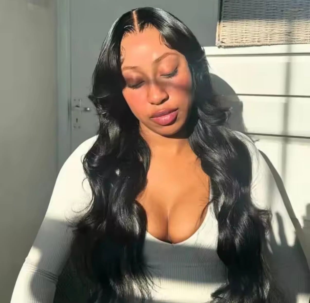 Customer photo review of Perruque Ondulée Souple — sans colle, 46 à 71 cm