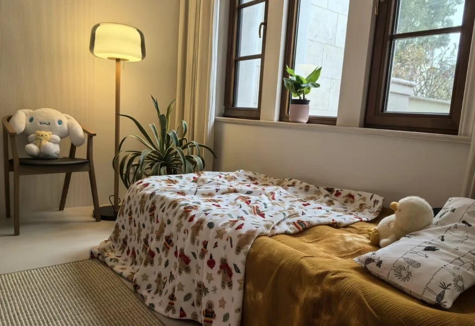 Customer photo review of Modern Creative Glass Floor Lamp Simple Sofa Side Decorative Lighting Living Room Bedroom Bedside Lamp LED Reading Desk Light
