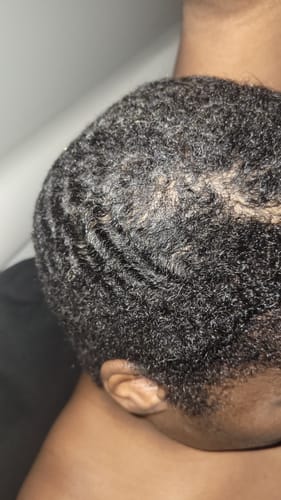 Customer photo review of Batana Basics: Grow, moisturize, condition, Hydrate and seal| Sunsplash + Bare Batana | 2 sizes