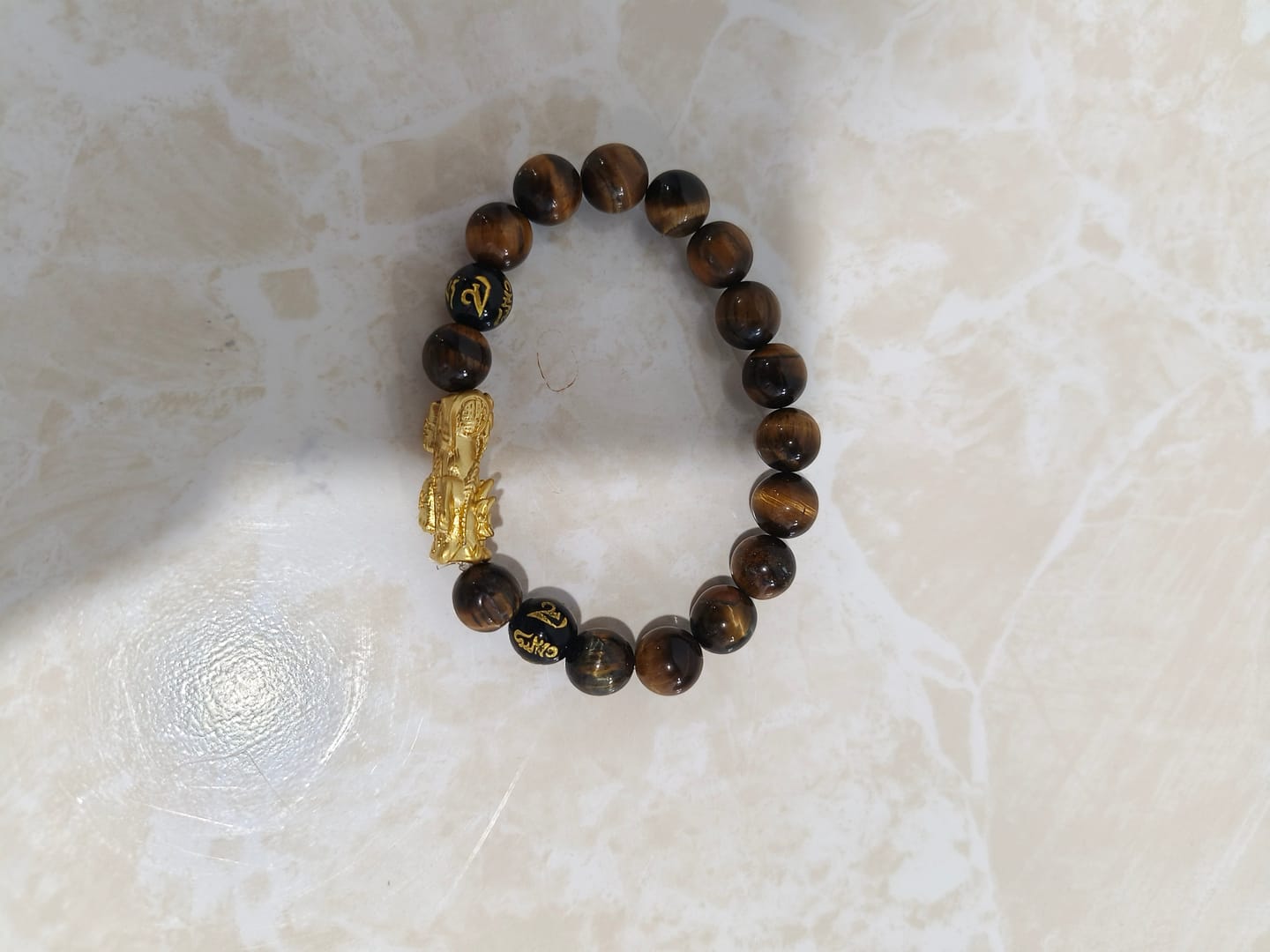 Customer photo review of FREE Today: Protection Confidence & Wealth Tiger Eye Pixiu Crystal Healing Bracelet For Men