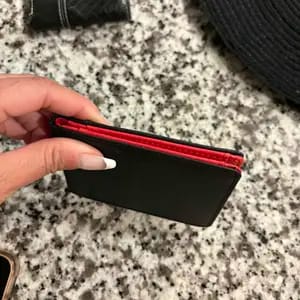 Customer photo review of Portafoglio Uomo Slim Bifold Pelle Minimalista Antigraffio RFID