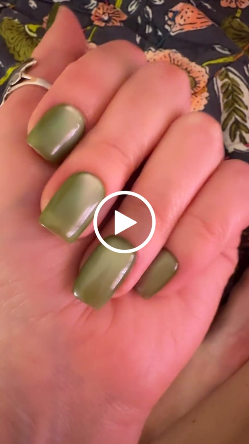 Customer video review of Pastel Cat Eye Press On Nails – Handmade Magnetic Velvet – 8 Colors
