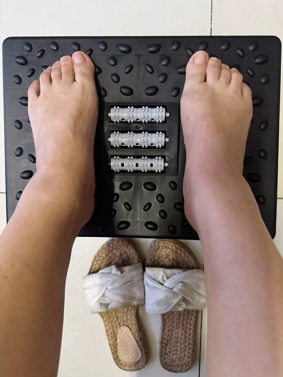 Customer photo review of ActiFeet™ Rocking Footrest & Massager