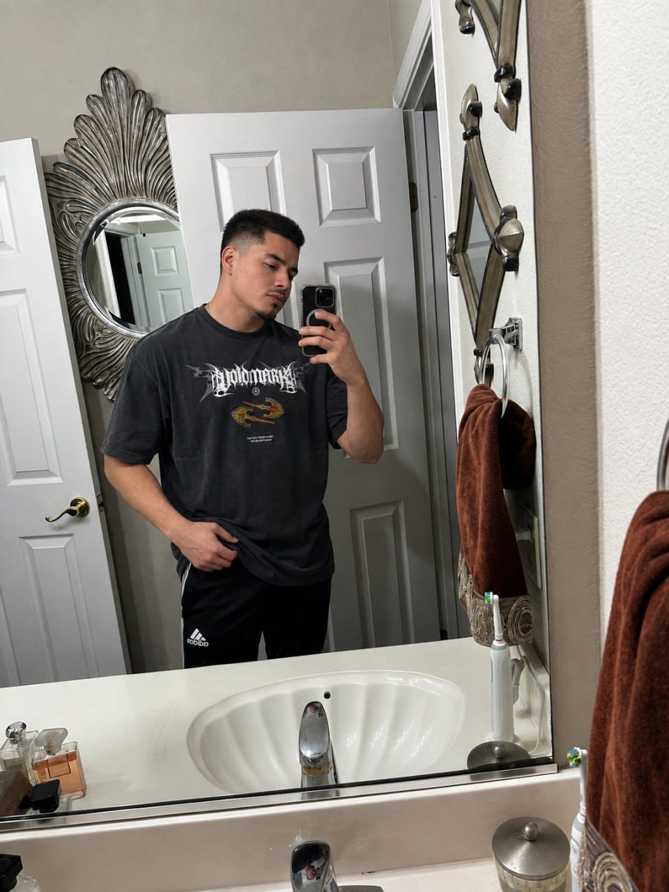 Customer photo review of 'JoJo: Funny Valentine' Oversized T-shirt