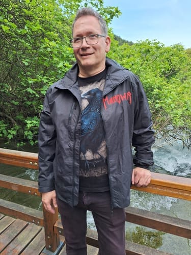 Customer photo review of Manowar Windbreaker 3D outline Logo and SOTH