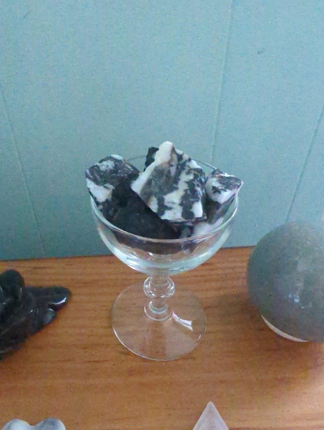Customer photo review of Natural Rough Crystal Stone 1PC