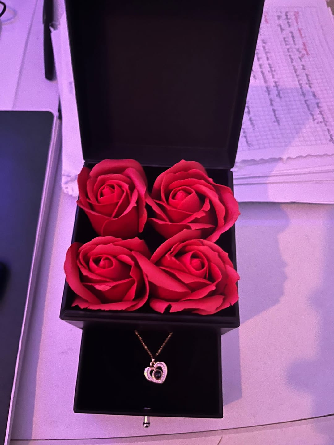 Customer photo review of Jormaria™ 14 Ayar Altın Kaplama 100 Dilde Seni Seviyorum Kolyesi