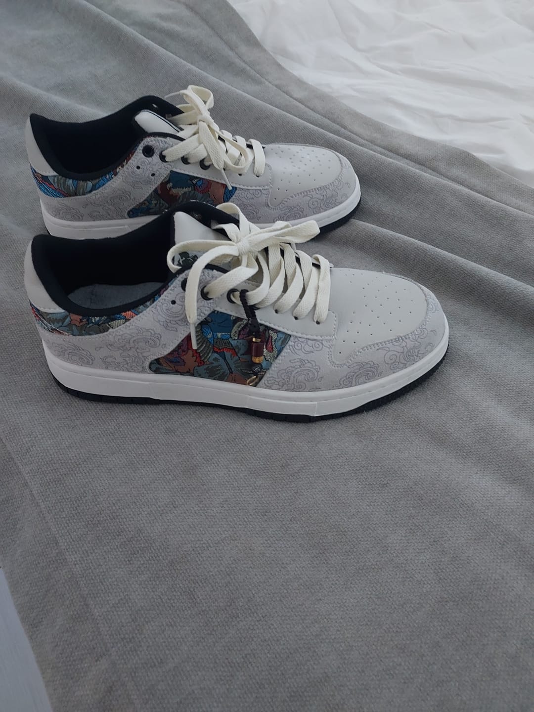 Customer photo review of Dunhuang Mythos Sneakers