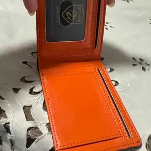 Customer photo review of Portafoglio Uomo Slim Bifold Pelle Minimalista Antigraffio RFID
