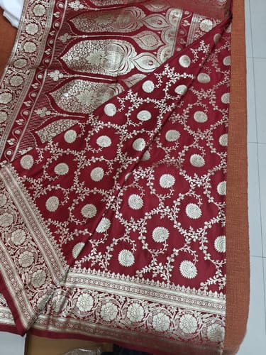 Customer photo review of Maroon Pankhuri Jaal Katan Silk Banarasi Saree