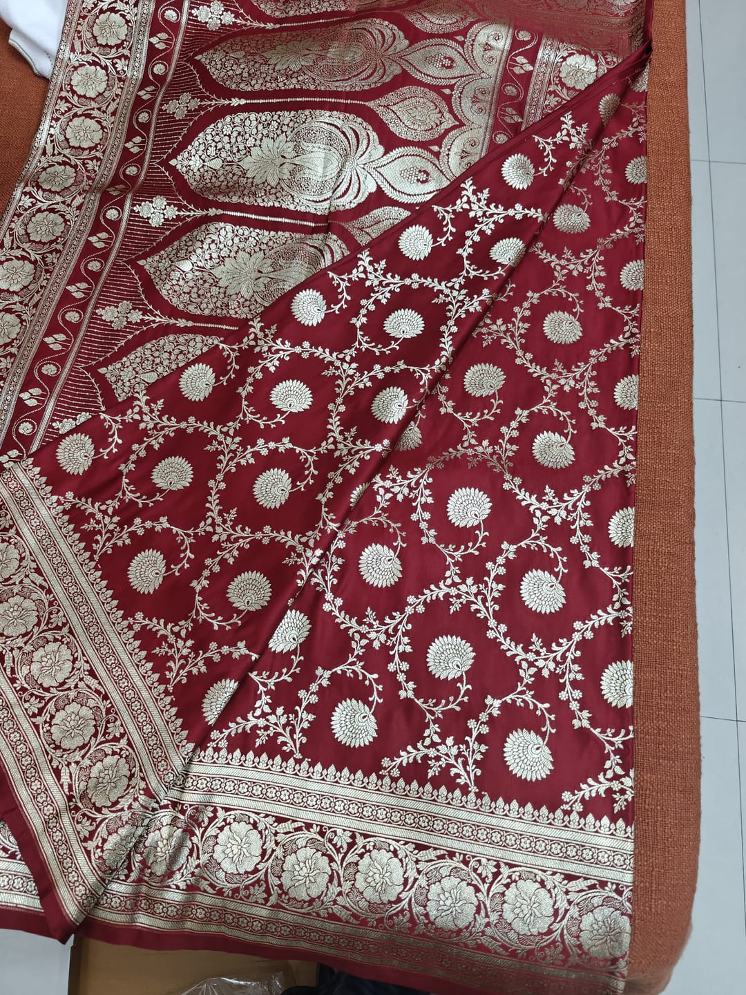 Customer photo review of Maroon Pankhuri Jaal Katan Silk Banarasi Saree