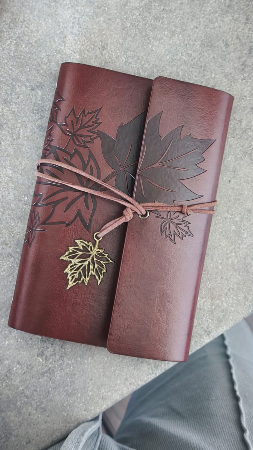 Customer photo review of Notebook Vintage 📜✒️