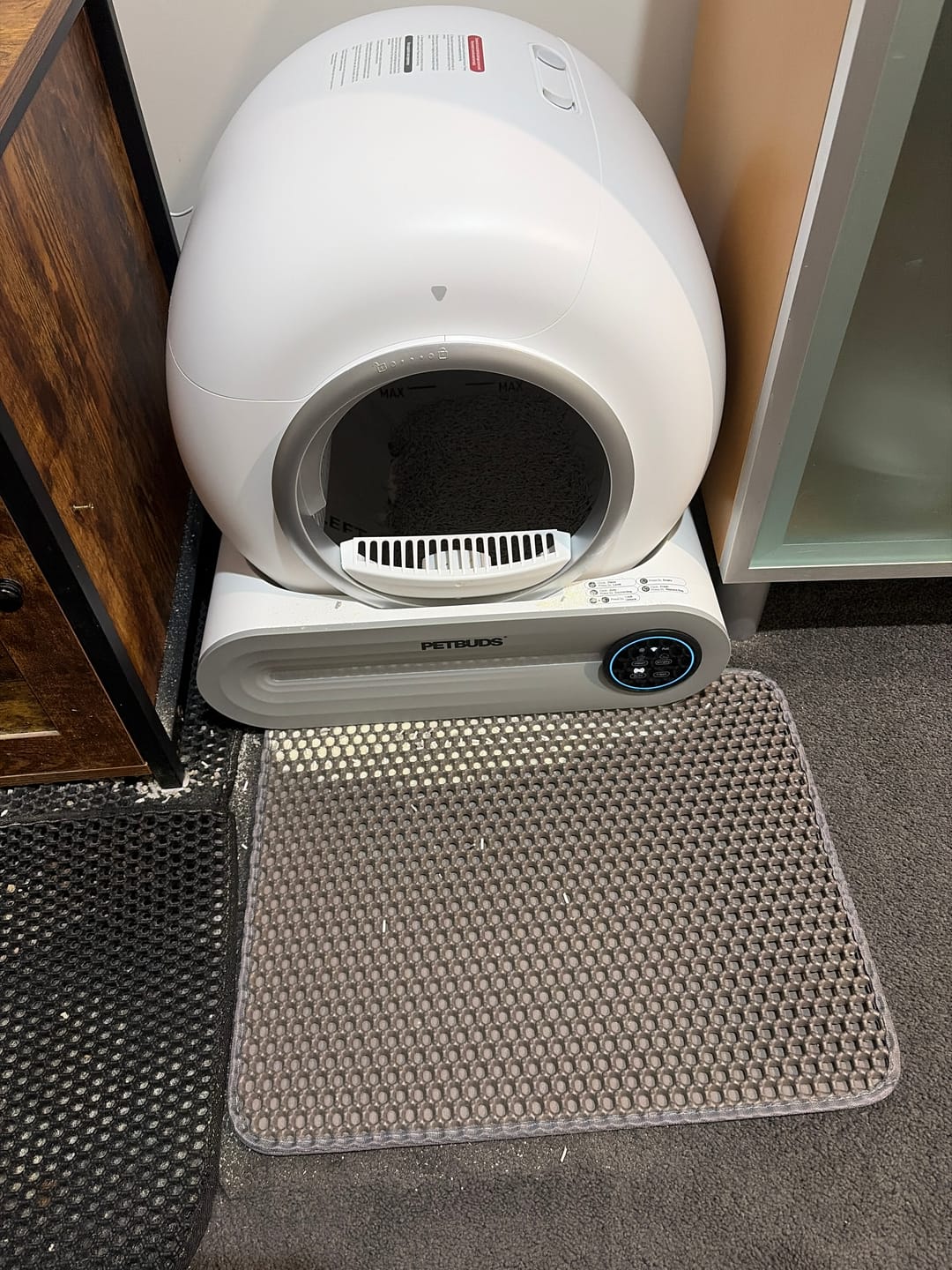 Customer photo review of Petbuds™ Pro 2026 Automatic Self-Cleaning Litter Box