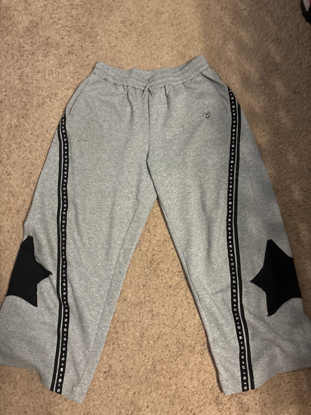 Customer photo review of Aelfric Eden Panel Baggy Barrel Sweatpants