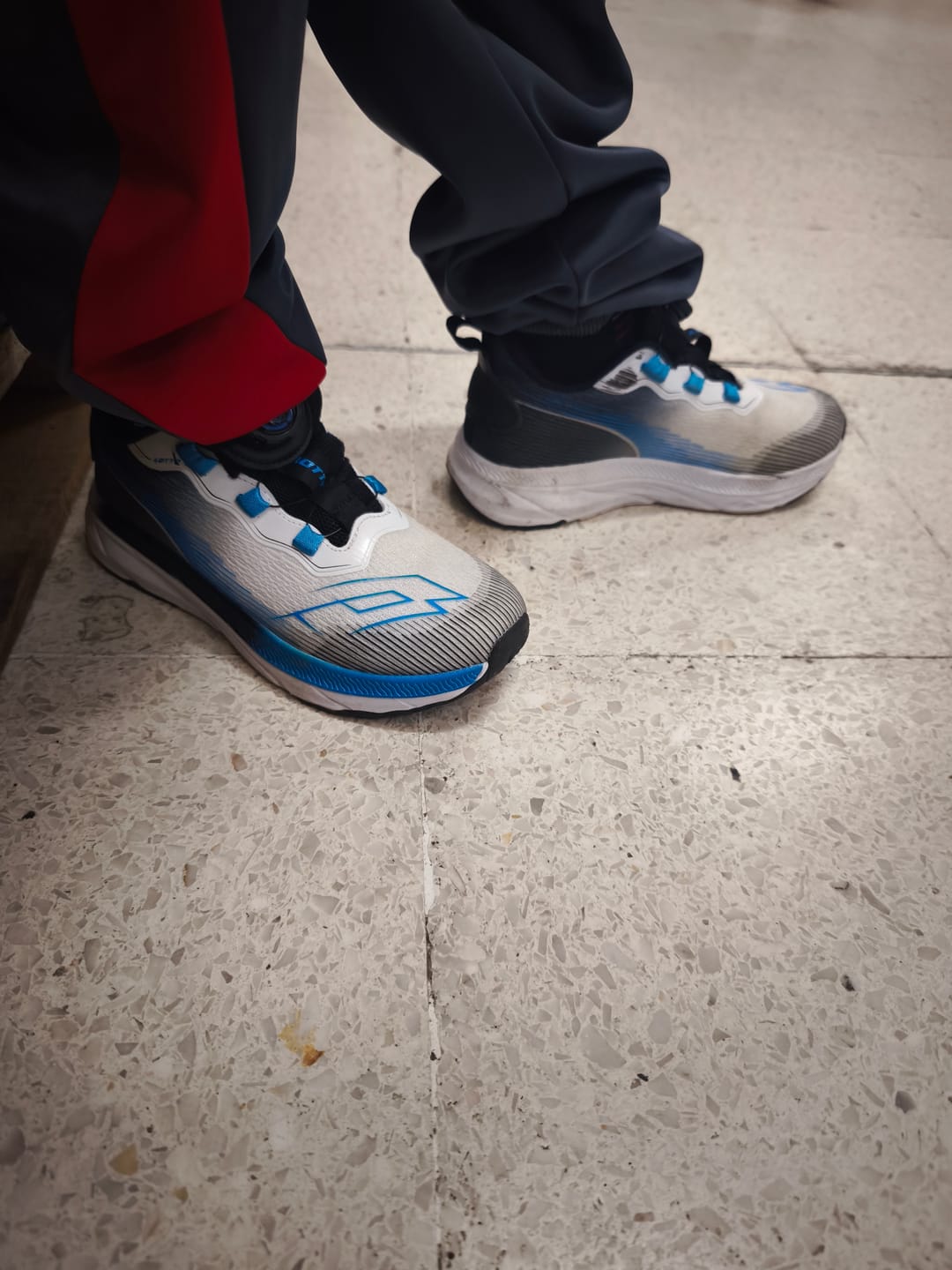 Customer photo review of Tenis Italian Kids