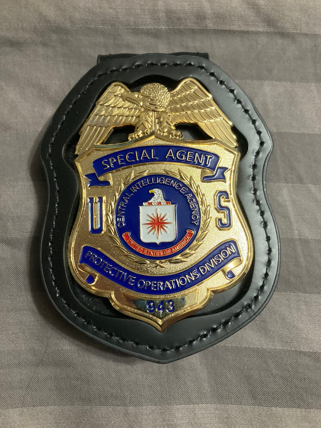 Customer photo review of CIA Protective Operations Division Special Agent Badge Solid Copper Replica Movie Props #943