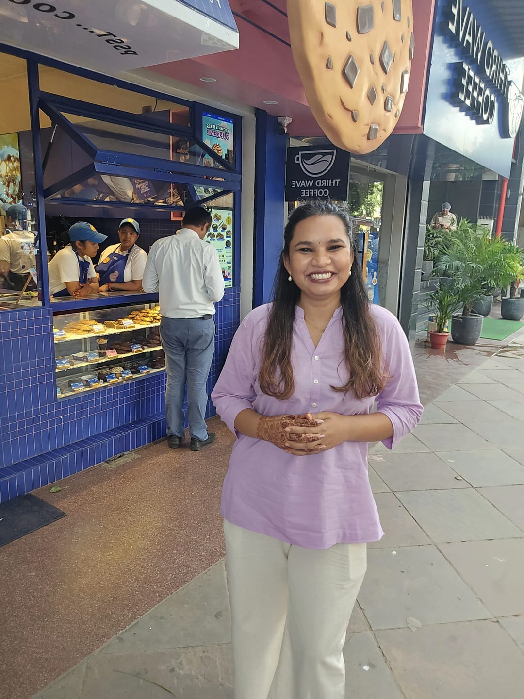 Customer photo review of Women Ecru Airy Linen Wide Leg Pant