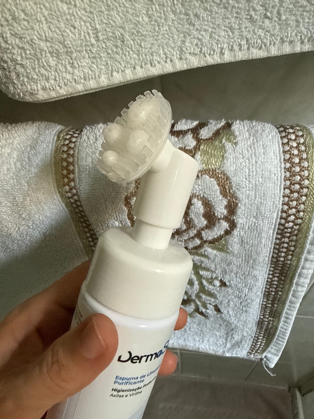 Customer photo review of Espuma de Limpeza Axilar Antibacteriana - Limpa Profundamente e Combate Bactérias Causadoras do Odor
