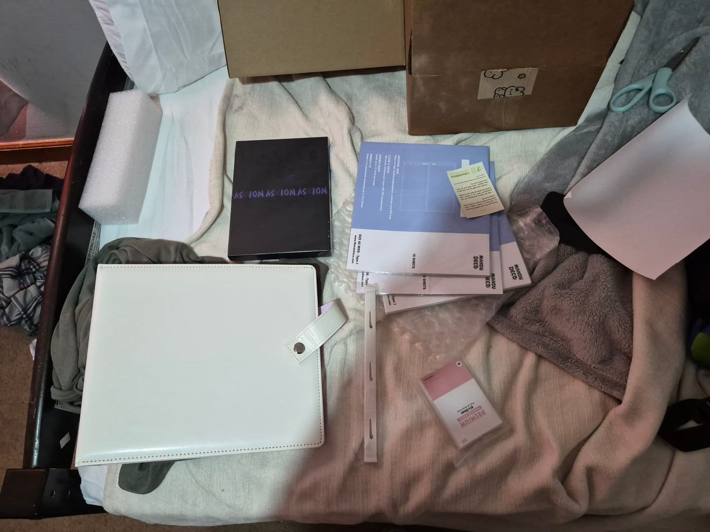 Customer photo review of PREMIUM PHOTOCARD SLEEVES - PINK VERSION (61x91MM)