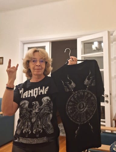 Customer photo review of Manowar T-Shirt Battle Hymns Eagle / Shield Vintage