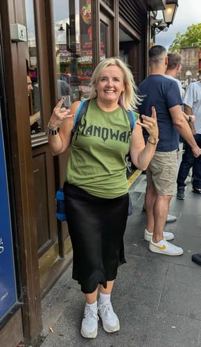 Customer photo review of Manowar T-Shirt Sign Of The Hammer Stripes - Black On Military Green