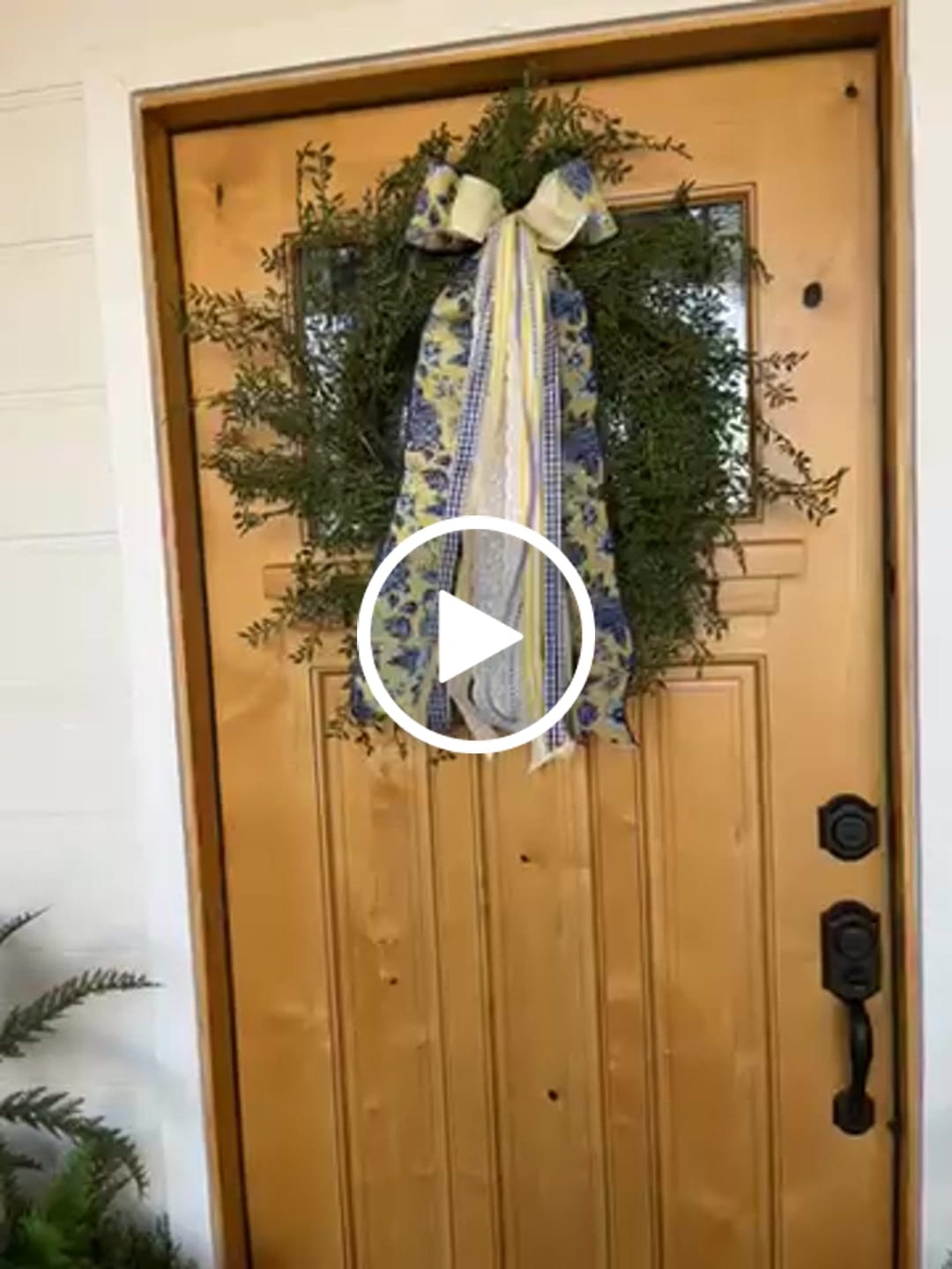 Customer video review of Sunny Veranda Wreath Ribbon