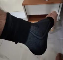 Customer photo review of Tobillera de Compresión con Correas de Soporte