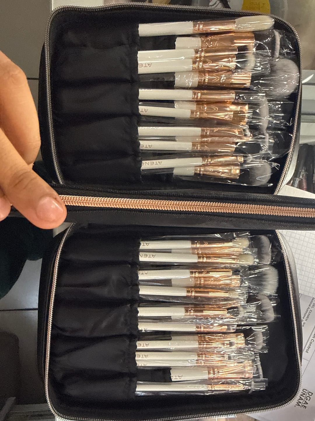 Customer photo review of KIT DE BROCHAS FLAWLESS WHITE X 28