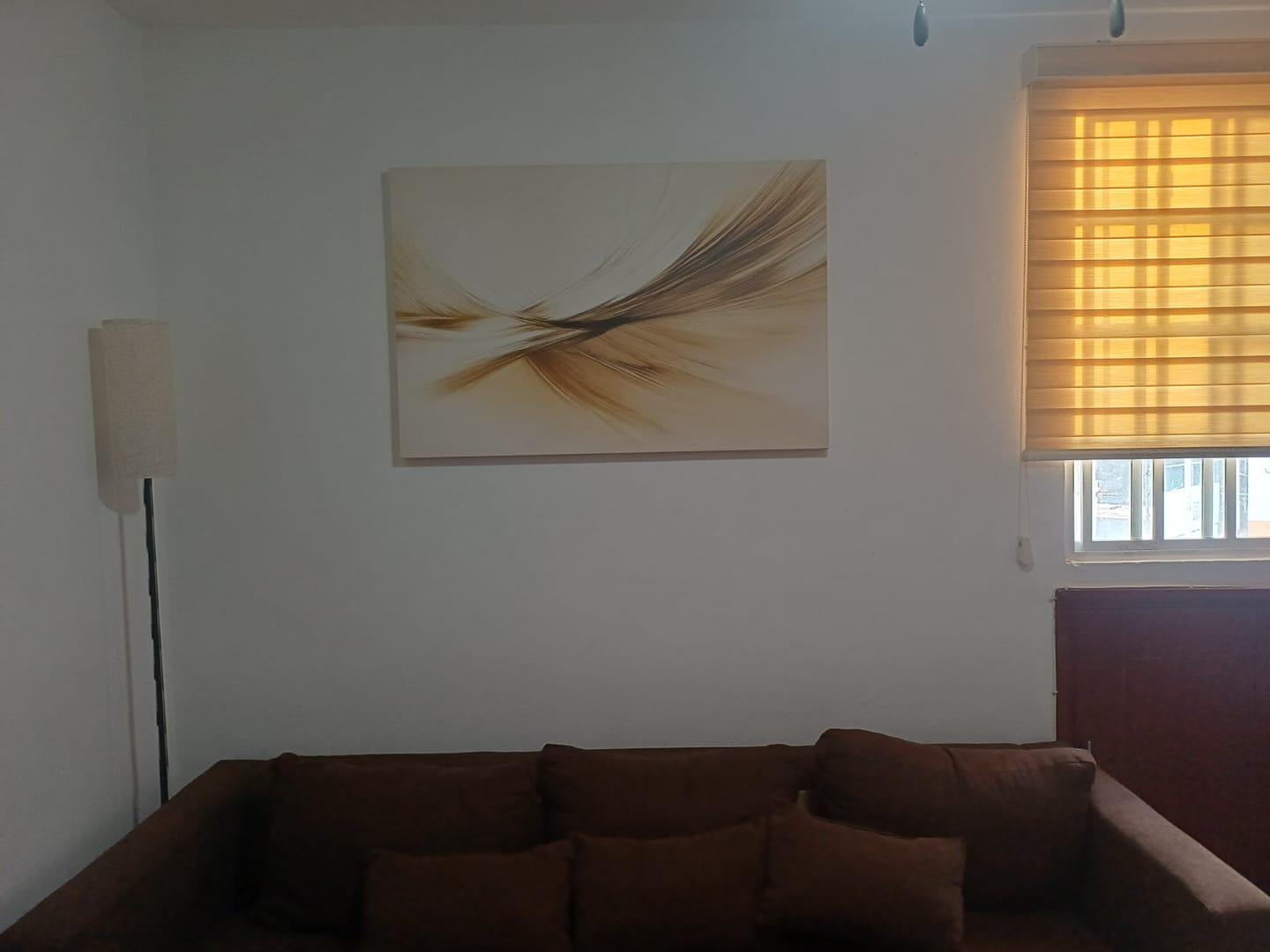 Customer photo review of Vuelo Sereno — Abstracción en Tonos Dorados