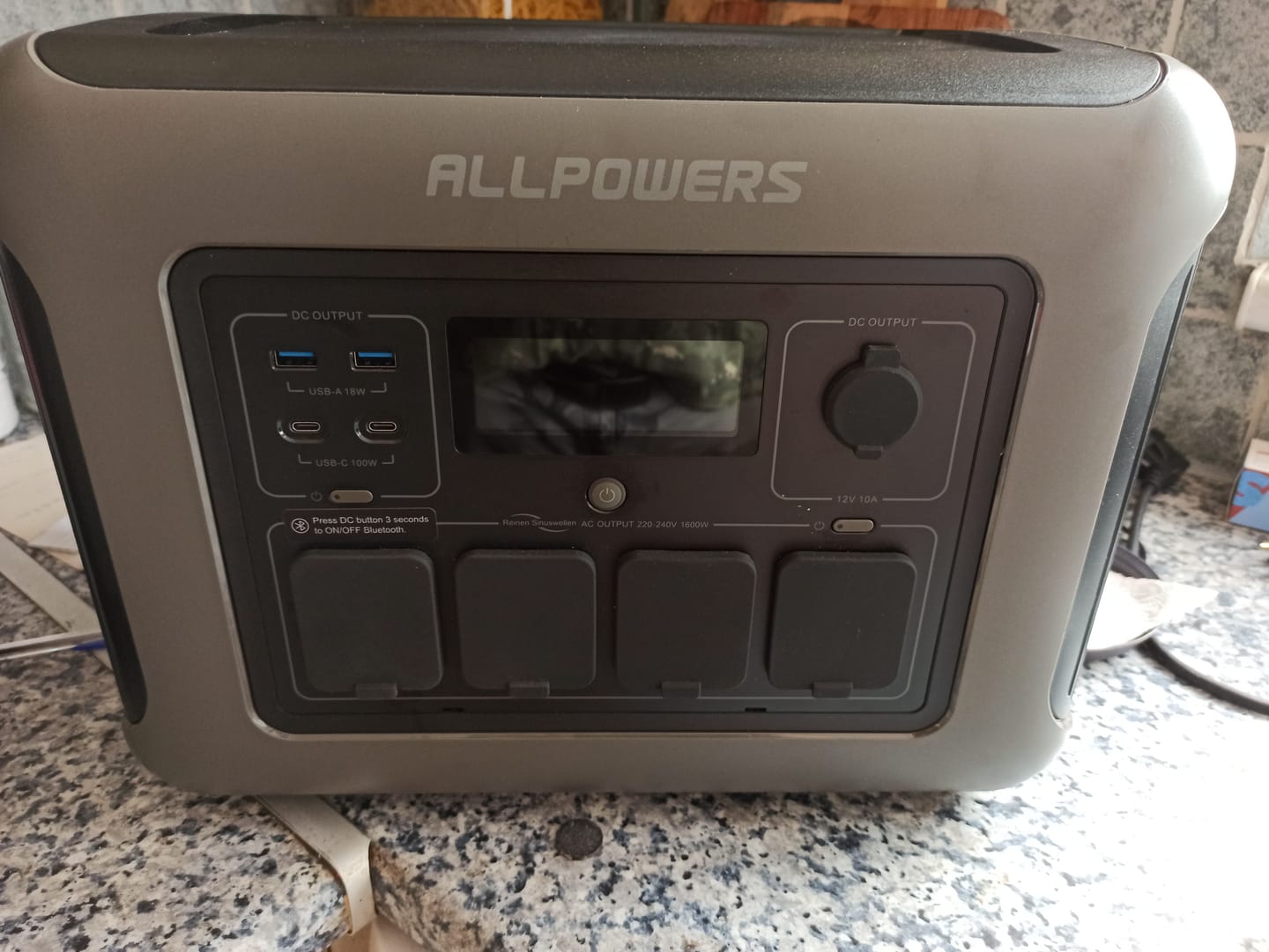 Customer photo review of ALLPOWERS R1500 LITE Station électrique portable 1600W 1056Wh