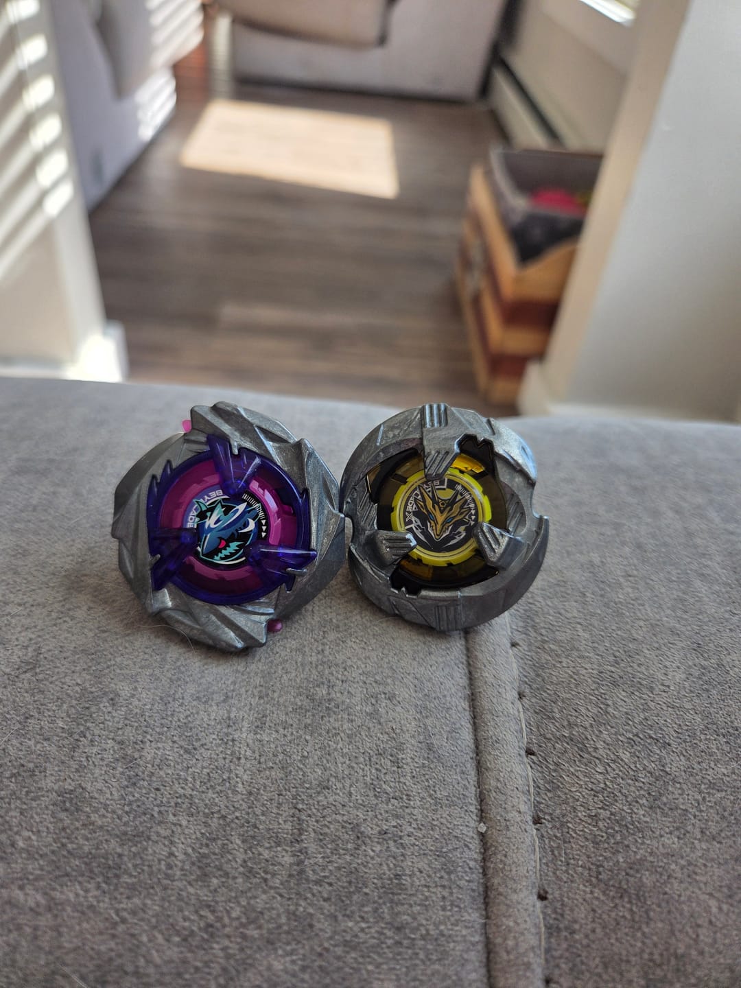 Customer photo review of Hasbro Beyblade X Scale Shark 4-50UF + Shelter Drake 5-70O (Bundle)