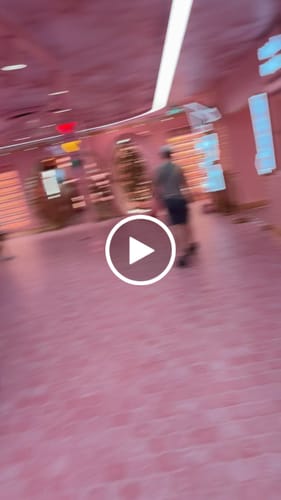 Customer video review of Walk Ins