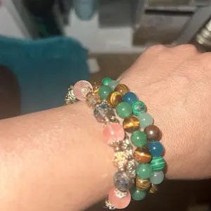 Customer photo review of FREE Today: Wealth Protection & Confidence Natural Tiger Eye Malachite Colorblock Beaded Bracelet