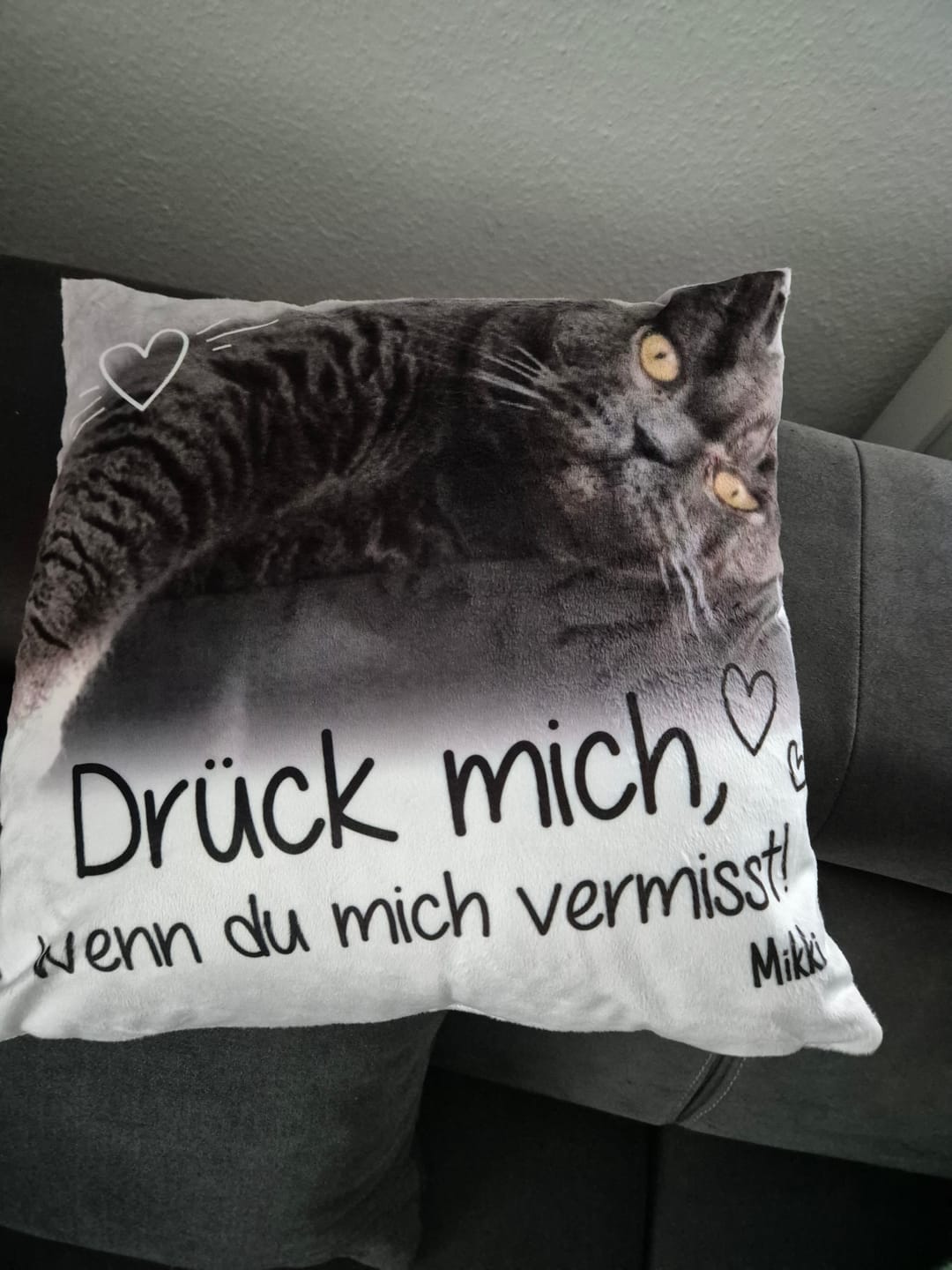 Customer photo review of Personalisiertes Kissen - Drück mich, wenn du mich vermisst
