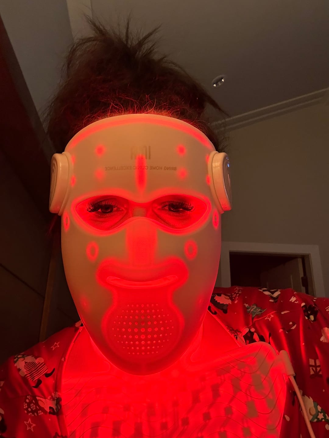 Customer photo review of INIA GLOW Neck & Chest Red Light Therapy