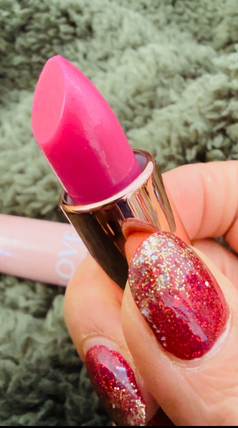 Customer photo review of Hydrate Luxe Lip Balm