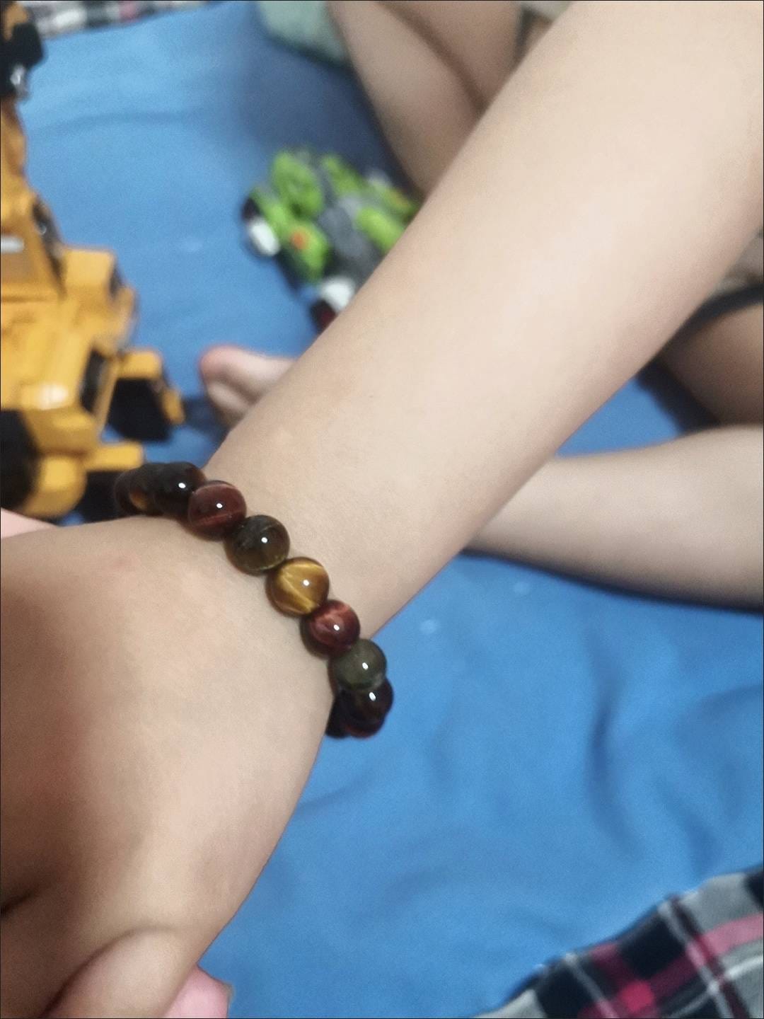 Customer photo review of FuAttract Confidence Protection & Strength Tri-Color Tiger's Eye Willpower Bracelet