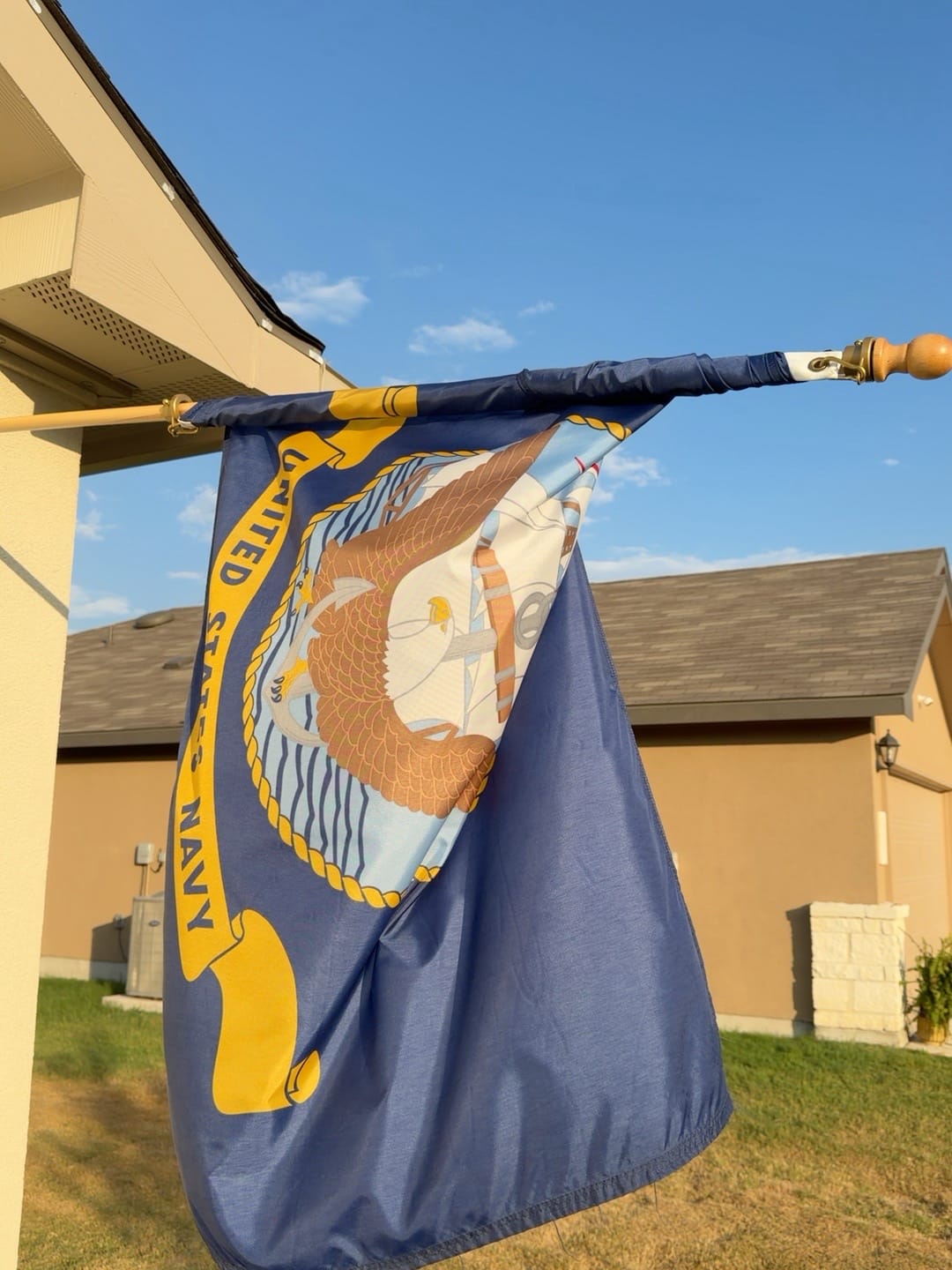 Customer photo review of Non-Tangle Flagpole Spinners