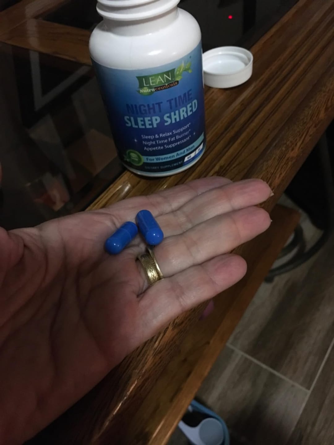 Customer photo review of Night Time Sleep Shred Fat Burner, Weight Loss Pill Appetite Suppressant Metabolism Booster - Men and Women
