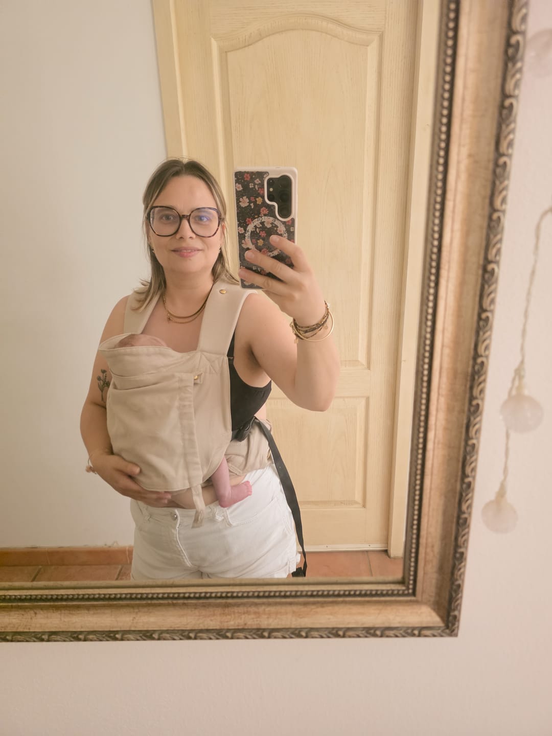 Customer photo review of Porte-bébé Exquis Taupe